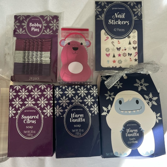 a Bundle of Groovi Beauty holiday gift gift set Sugared Citrus - Picture 3 of 5